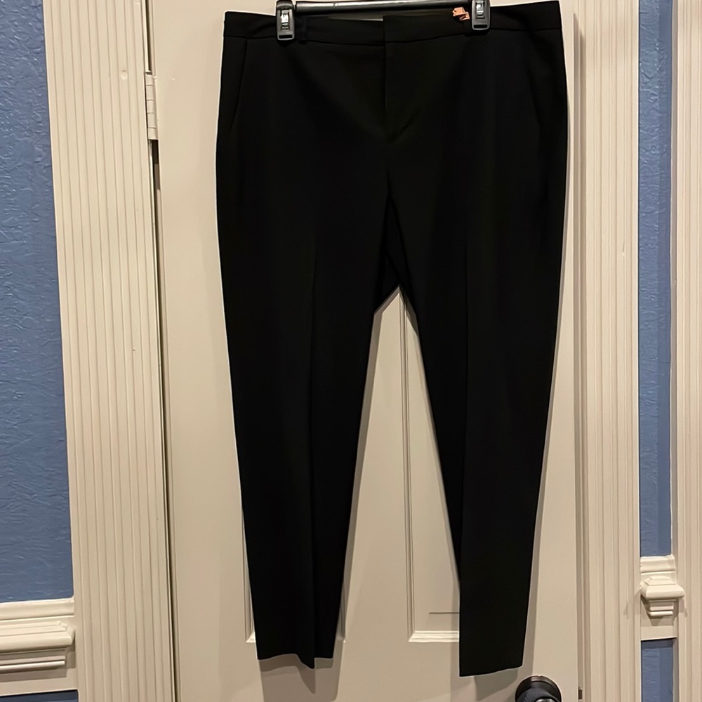 Banana Republic “Avery” black cropped pant, size 14